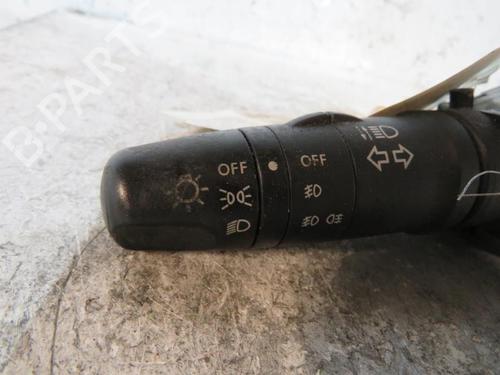 switch-nissan-primera-hatchback-p12-2002-25066961 main image