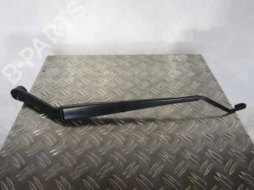 Used Front windshield wiper arm NISSAN X-TRAIL II (T31) 2.0 dCi 4x4 (173 hp) 25113517