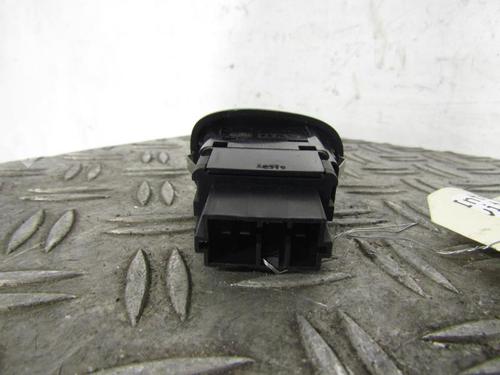 Used Left front window switch PEUGEOT 1007 (KM_) 1.4 (75 hp) 25065768