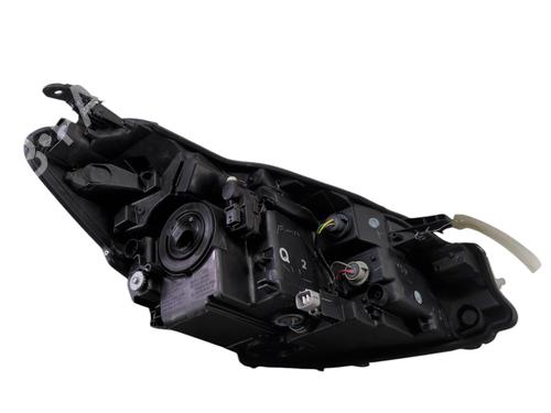 Used Left headlight TOYOTA YARIS (_P13_) 1.5 Hybrid (NHP130_, NHP130) (101 hp) 29759848