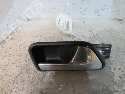 Højre fortil invendig håndtag VW TOURAN (1T1, 1T2) 1.9 TDI (105 hp) 25109333