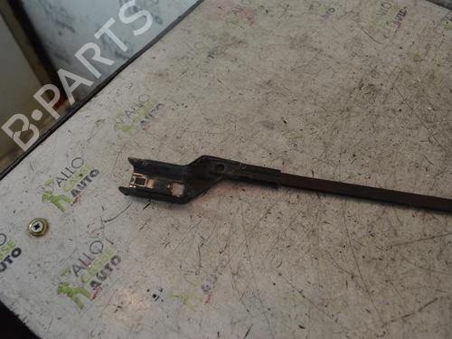Used Front windshield wiper arm Front windshield wiper arm 25115095 25115095