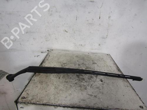 Used Front windshield wiper arm RENAULT SCÉNIC II (JM0/1_) 1.5 dCi (JM0F) (82 hp) 25078651