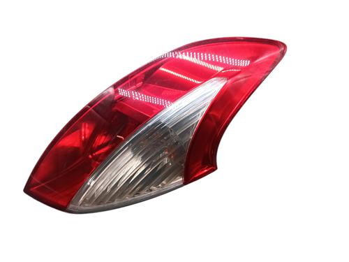 Feu arrière gauche RENAULT MEGANE III Hatchback (BZ0/1_, B3_) 1.5 dCi (BZ09, BZ0D, BZ1W, BZ29, BZ14) (110 hp) 31858408