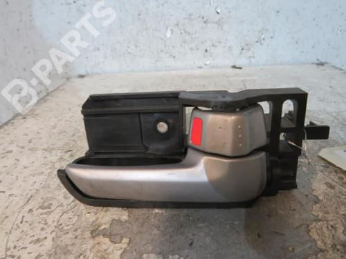 Used Front right interior door handle Front right interior door handle SUZUKI SWIFT III (MZ, EZ) 1.3 DDiS (RS413D) (75 hp) 10605328 10605328