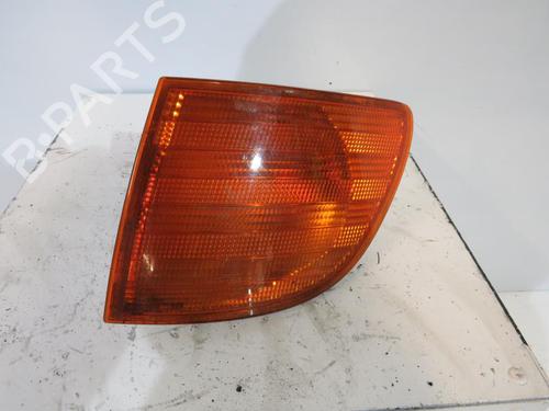 Used Left front indicator MERCEDES-BENZ VITO Van (W638) 110 CDI 2.2 (638.094) (102 hp) 25070851