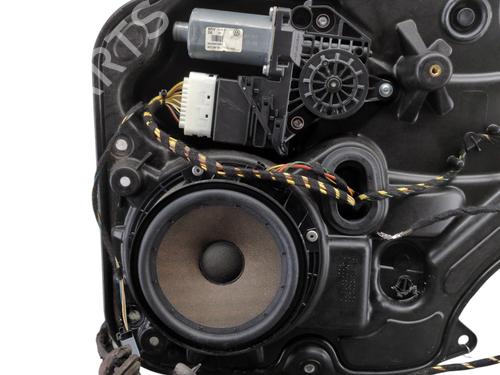 Elevalunas trasero derecho VW GOLF VI (5K1) 1.6 TDI (105 hp) 32176130