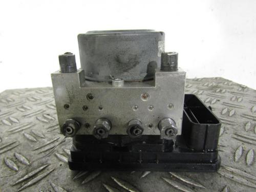 abs-pump-citroen-c4-cactus-12-vti-82-1619251280-2014-10588349 main image