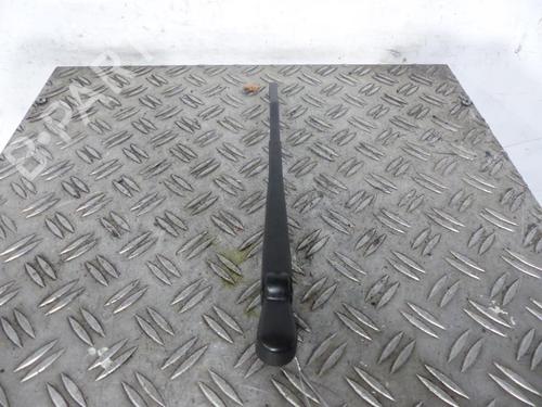 Used Rear windshield wiper arm TOYOTA AVENSIS (_T25_) 2.0 D-4D (ADT250_, ADT250R) (126 hp) 25107843