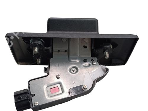 tailgate-lock-toyota-c-hr-_x1_-2016-25055913 main image