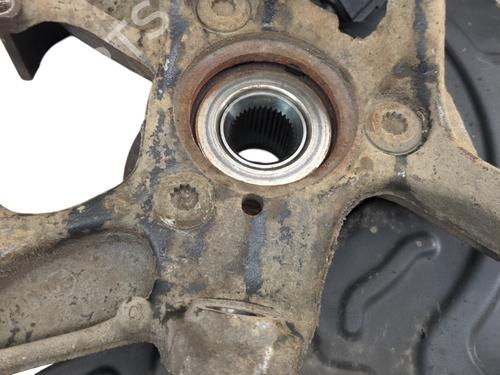 Used Left front steering knuckle SEAT LEON (5F1) 1.2 TSI (110 hp) 32064993