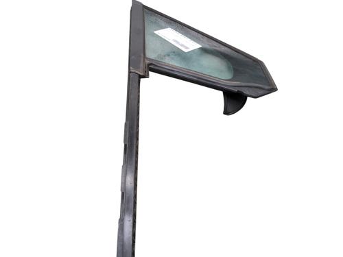 front-right-quarter-glass-peugeot-2008-i-cu_-2013-33307857 main image