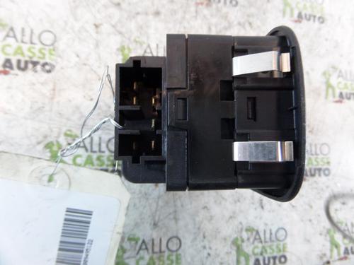 Used Left front window switch Left front window switch PEUGEOT 206 Hatchback (2A/C) 1.4 i (75 hp) 25097504 25097504