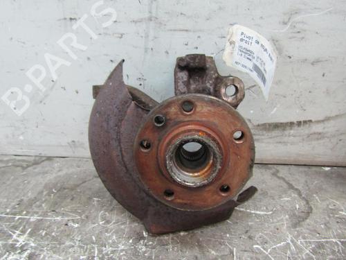Used Right front steering knuckle VW TRANSPORTER T4 Van (70A, 70H, 7DA, 7DH) 1.9 TD (68 hp) 25111836