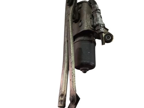 Used Front wiper motor Front wiper motor RENAULT MASTER II Van (FD) 2.5 dCi (FD01, FD02, FD21, FD22, FD31, FD32, FD3Y, FD71,... (120 hp) 32685801 32685801