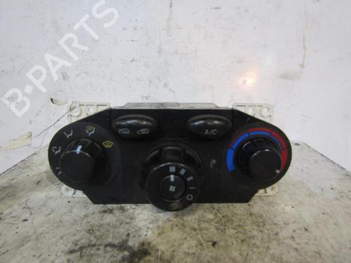 Used Climate control HYUNDAI SANTA FÉ I (SM) 2.0 CRDi 4x4 (113 hp) 25105884