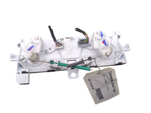 climate-control-renault-clio-v-b7_-2019-32702455 main image