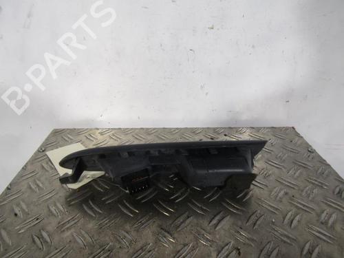 Used Right front window switch Right front window switch RENAULT CLIO I (B/C57_, 5/357_) [1990-1999] 25084839 25084839