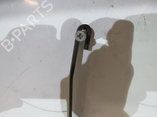 Used Front windshield wiper arm Front windshield wiper arm MAZDA 2 (DY) 1.2 (DY3W) (75 hp) 25070818 25070818
