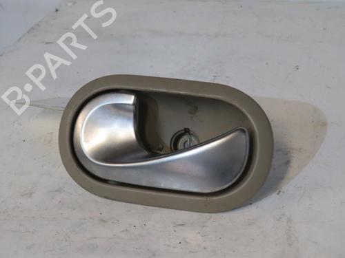 Used Front left interior door handle RENAULT SCÉNIC II (JM0/1_) [2003-2010]  25094619
