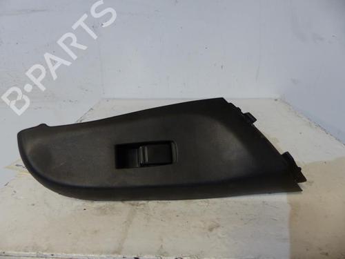 Used Right front window switch NISSAN ALMERA II Hatchback (N16) 1.5 dCi (82 hp) 25068989