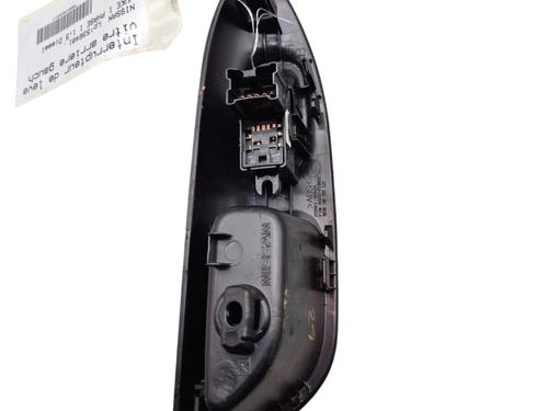 Used Left rear window switch NISSAN JUKE (F15) 1.5 dCi (110 hp) 25071909