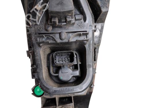 right-taillight-renault-clio-iv-bh_-2012-2013-2014-2015-2016-2017-2018-2019-2020-2021-28413774 main image