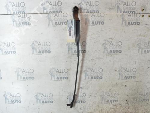 Used Front windshield wiper arm VW PASSAT B5.5 (3B3) 1.9 TDI (130 hp) 25071065