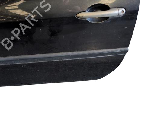 Used Left front door RENAULT CLIO III (BR0/1, CR0/1) 1.2 16V Hi-Flex (BR1U, CR1U) (75 hp) 26658927