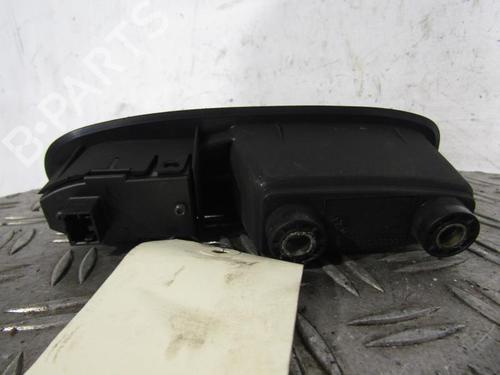 Used Right rear window switch ALFA ROMEO 159 (939_) 1.9 JTDM 16V (939AXC1B, 939AXC12) (150 hp) 25080496