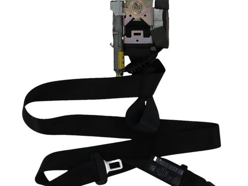 front-right-seatbelt-citroen-c4-cactus-2014-40031448 main image