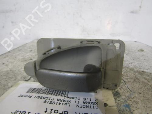 Used Front right interior door handle Front right interior door handle 25063874 25063874