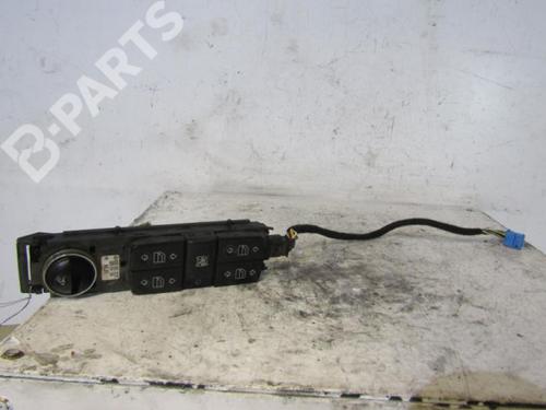 Used Left front window switch Left front window switch MERCEDES-BENZ S-CLASS (W220) S 320 CDI (220.025, 220.125) (204 hp) 10599661 10599661
