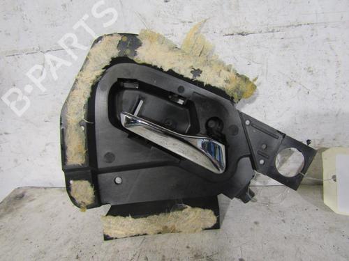 Højre bagtil invendig håndtag MERCEDES-BENZ M-CLASS (W163) ML 230 (163.136) (150 hp) 25113855