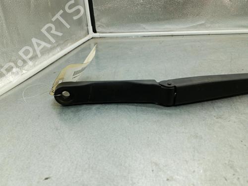 Used Front windshield wiper arm OPEL ASTRA H (A04) [2004-2014]  25062882