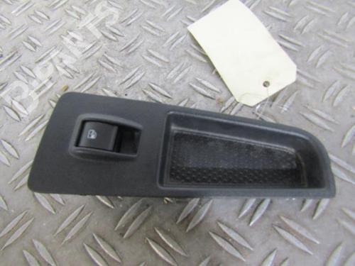 Used Right front window switch Right front window switch FIAT GRANDE PUNTO (199_) 1.3 D Multijet (75 hp) 10589622 10589622