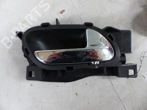 Højre bagtil invendig håndtag PEUGEOT 407 (6D_) 2.0 HDi 135 (6DRHRH, 6DRHRE, 6DRHRG, 6DRHRJ) (136 hp) 25067247