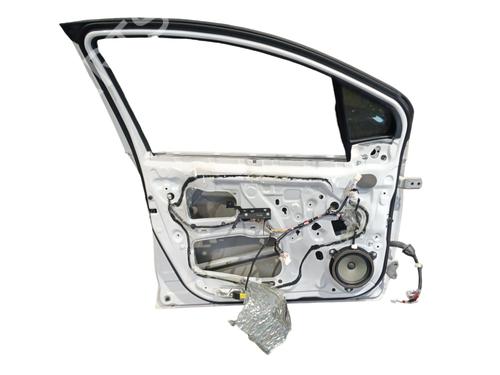 left-front-door-toyota-yaris-_p13_-2010-2011-2012-2013-2014-2015-2016-2017-2018-2019-2020-32215550 main image