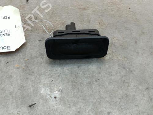 switch-renault-fluence-l3_-2010-25063476 main image