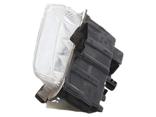 right-daytime-light-renault-captur-i-j5_-h5_-2013-40241435 main image