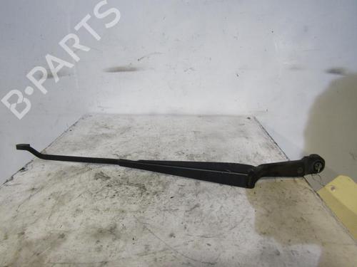 Used Front windshield wiper arm RENAULT CLIO II (BB_, CB_) [1998-2016]  25064161