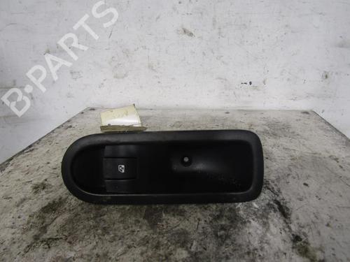 Used Right rear window switch RENAULT MEGANE II (BM0/1_, CM0/1_) 1.9 dCi (131 hp) 25105532