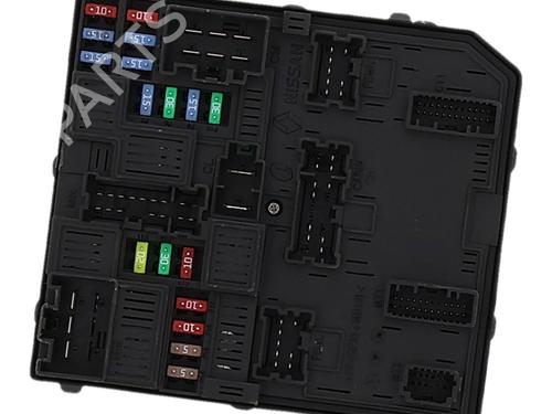fuse-box-renault-megane-iv-hatchback-b9amn_-2015-36542453 main image