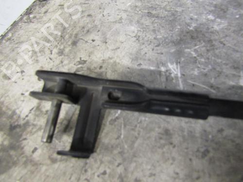 front-windshield-wiper-arm-ford-focus-ii-turnier-da_-ffs-ds-2004-2005-2006-2007-2008-2009-2010-2011-2012-25263182 main image