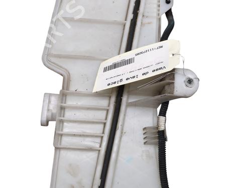 Used Windscreen washer tank PEUGEOT 3008 II SUV (MC_, MR_, MJ_, M4_) Hybrid (224 hp) 28544681