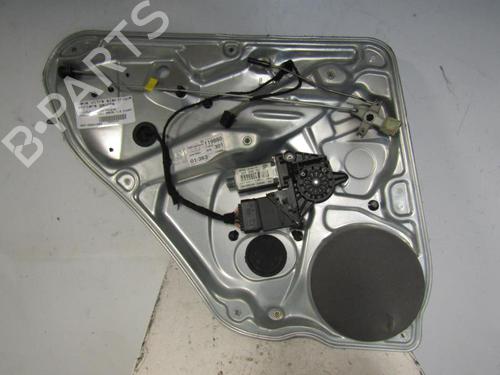 Lève-vitre arrière gauche VW PASSAT B5.5 (3B3) 1.9 TDI (130 hp) 25083365