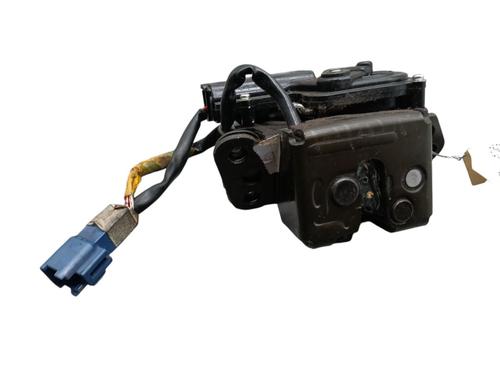 Used Tailgate lock Tailgate lock TOYOTA YARIS (_P9_) 1.4 D-4D (NLP90_, NLP90R) (90 hp) 25059863 25059863