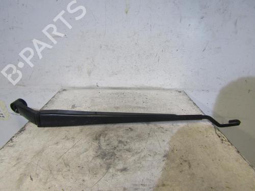 Used Front windshield wiper arm TOYOTA COROLLA Verso (ZER_, ZZE12_, R1_) 2.0 D-4D (CUR10_, CUR10R) (116 hp) 25079416