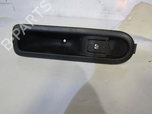 Used Right rear window switch RENAULT MEGANE II Estate (KM0/1_) [2003-2012]  25106072