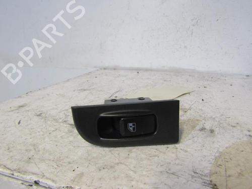 Used Right rear window switch HYUNDAI TRAJET (FO) 2.0 CRDi (113 hp) 25111699